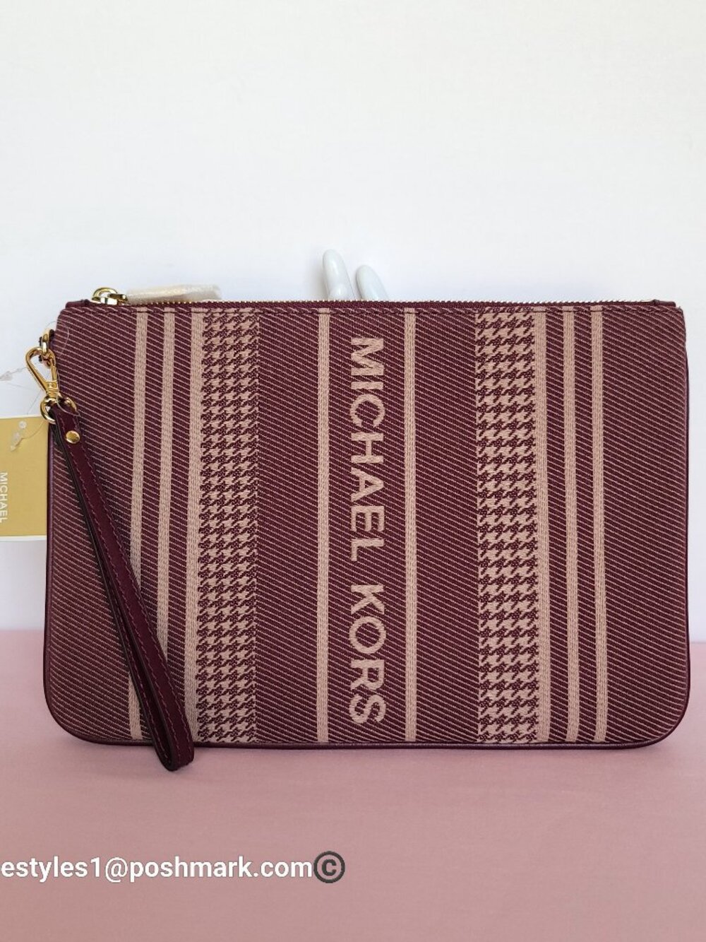 MICHAEL KORS Jet Set Signature Jacquard Large Zip Pouch Wristlet- Dark Berry ⭐